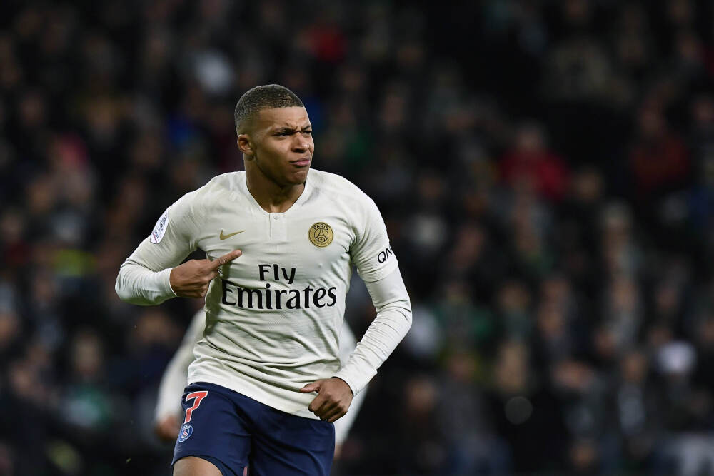 82亿美元！奔驰造城，最高341米！